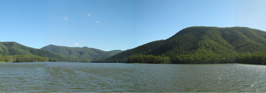 Borumba Lake (cr: Wikipedia)