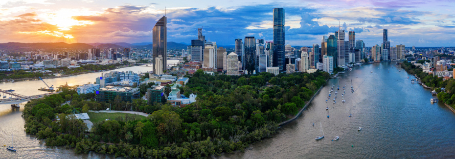 Brisbane skyline (cr: Adobe stock photos)