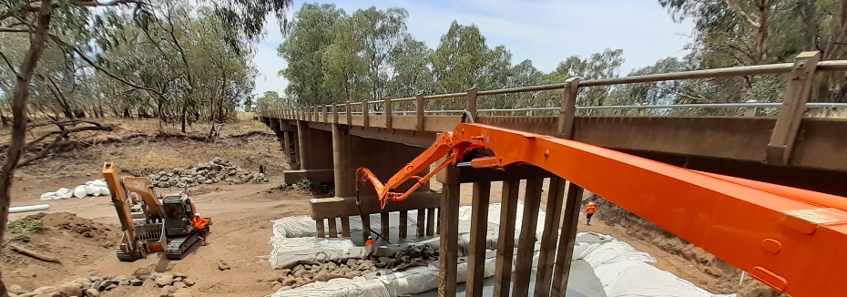 Bridge construction at Darling Downs (cr: Department of Transport and Main Roads)