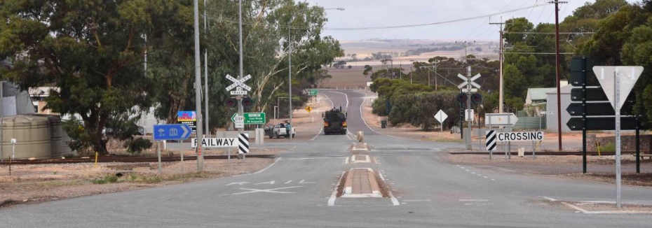 Eyre Highway intersection at Kimba (cr: Port Lincoln TImes)