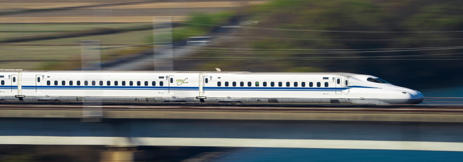 High-speed train (cr: Pixabay - Kanenori)