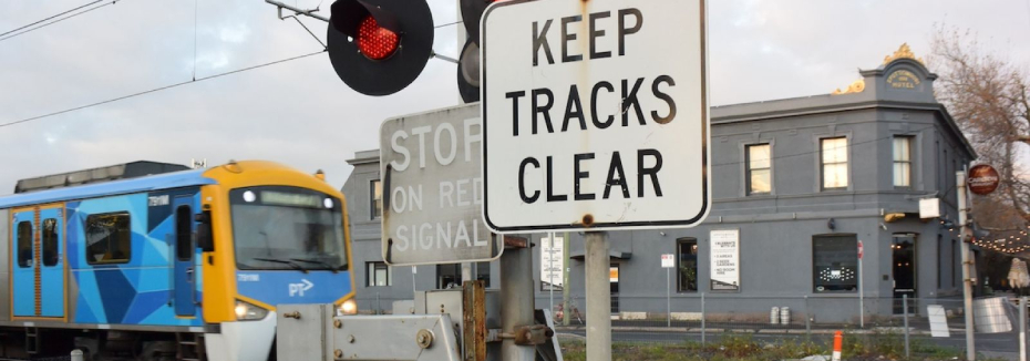 Hudson Road level crossing (cr: Victoria's Big Build)