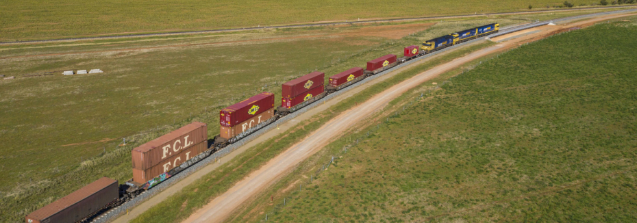 Double-stack trains (cr: Inland Rail)