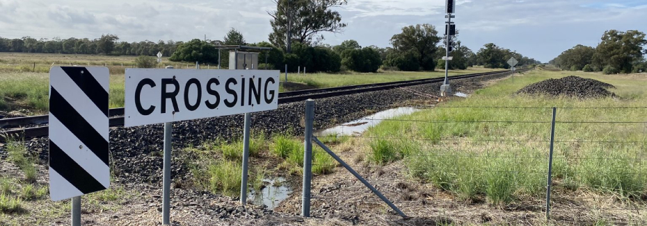 level crossing (cr: Australian Rail Track Corporation)