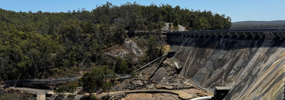 Wellington Dam Bridge (cr: Seymour Whyte)