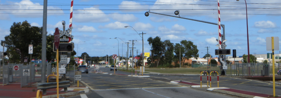 William Street level crossing (cr: flickr - AS 1979)