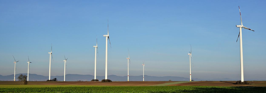 Wind turbines (cr: Pixabay)