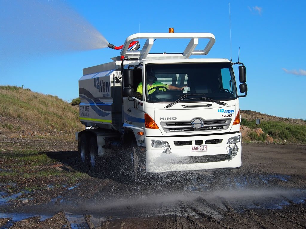 Civil-water-truck-using-front-sprayers2.jpg