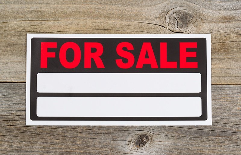 Высокое качество продукции. Табличка продается. Штамп рекомендовано. Знак готов к употреблению. Спекулянты в супермаркете.